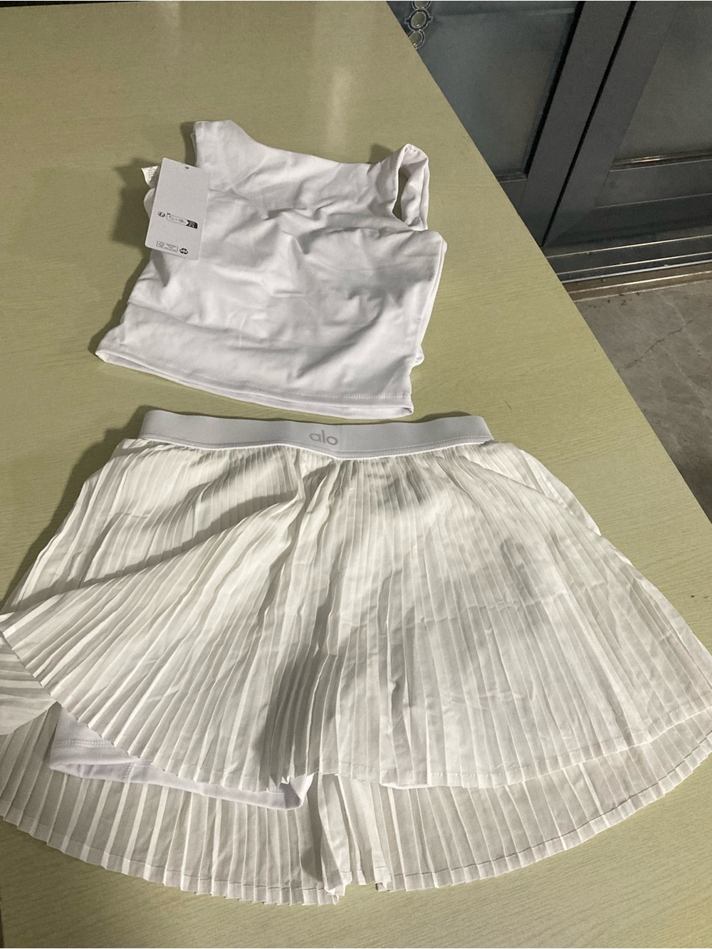 ALO Yoga White Pleated Midi Skirt - Picture 5 of 6